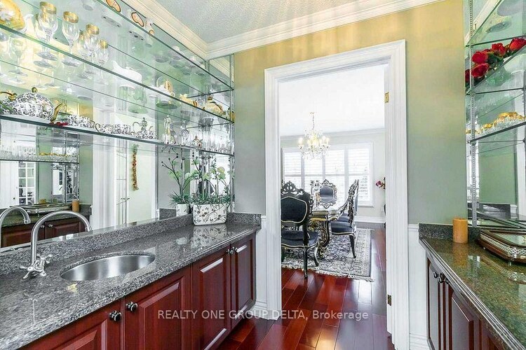 1918 Royal Credit Boulevard, Mississauga, ON, Central Erin Mills