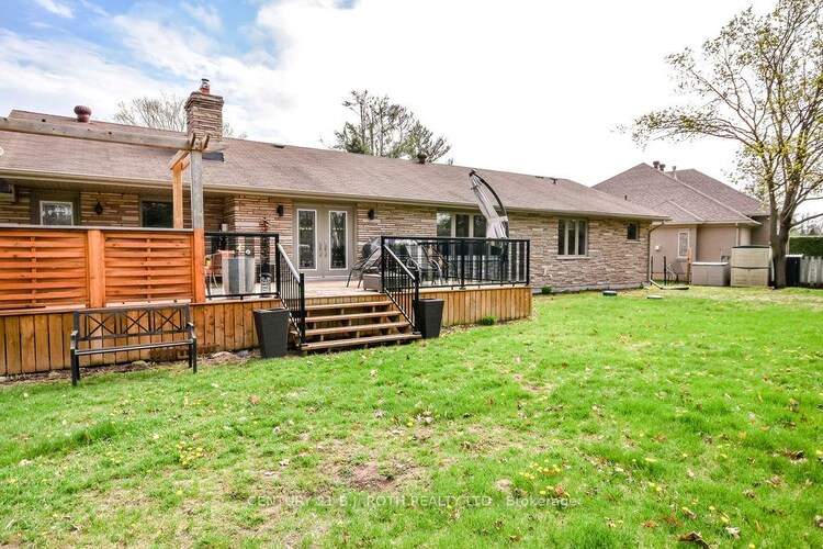 12 Noraline Avenue, Springwater, ON, Midhurst