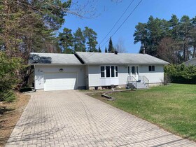 127 Albert Street N, Parry Sound, ON , MLS #X12143032 , Image - 1
