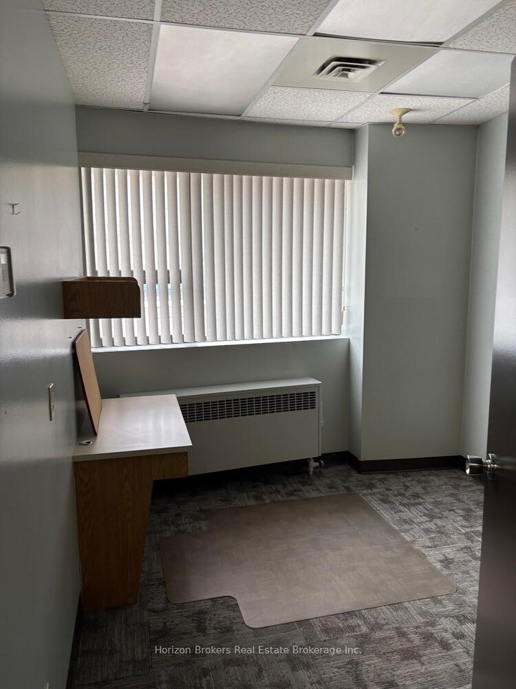 2453 01 Bloor Street W, Toronto, ON, High Park-Swansea