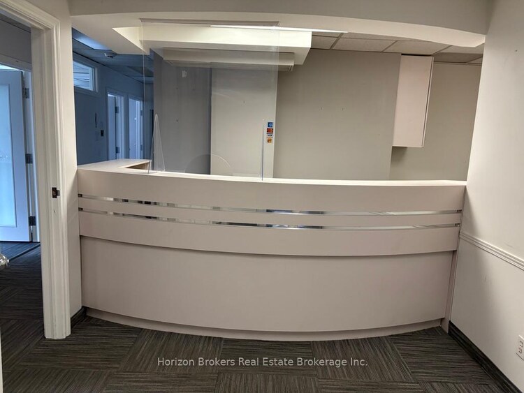 2453 02 Bloor Street W, Toronto, ON, High Park-Swansea