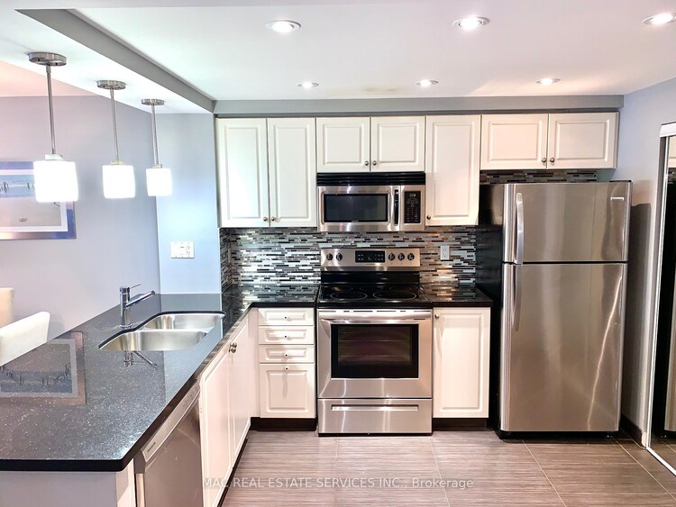 28 Hollywood Avenue, Toronto, ON, Willowdale East