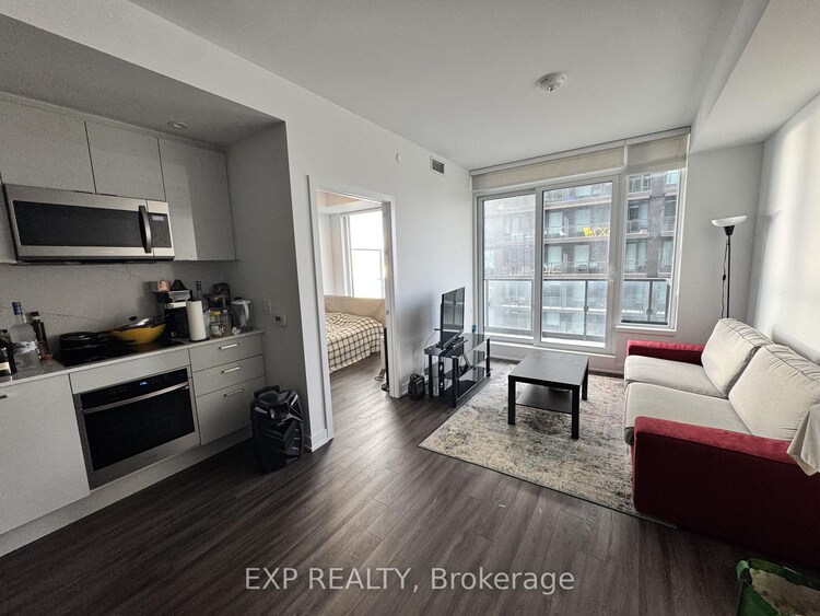 1926 Lakeshore Boulevard W, Toronto, ON, High Park-Swansea