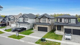 32 Sutherland Crescent SW, Oxford, ON , MLS #X12144241 , Image - 1