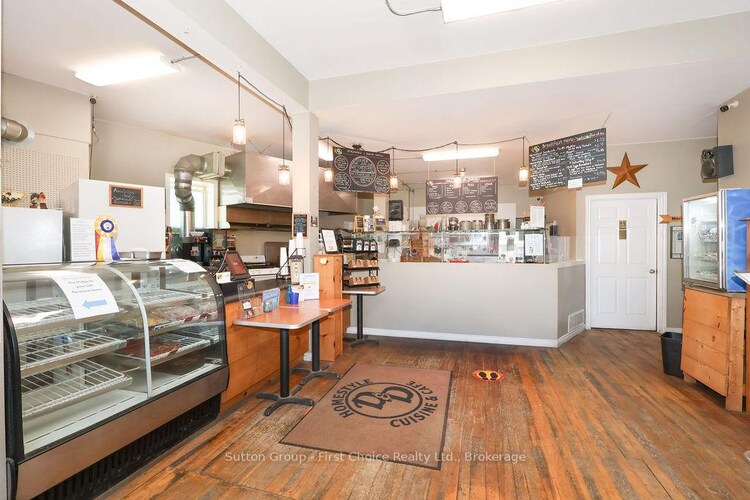 8 Woodstock Street N, East Zorra-Tavistock, ON, Tavistock