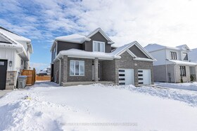 30 SPRUCE Crescent, Middlesex, ON , MLS #X12145287 , Image - 1
