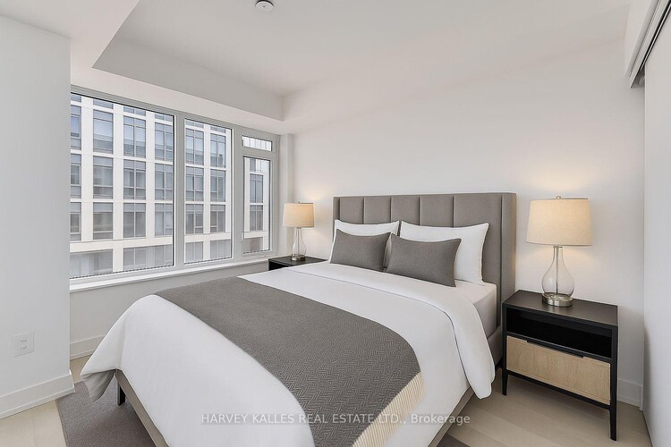 11 Yorkville Avenue, Toronto, ON, Annex