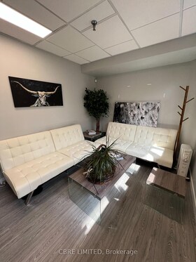 379 Dundas Street, Middlesex, ON , MLS #X12145425 , Image - 1