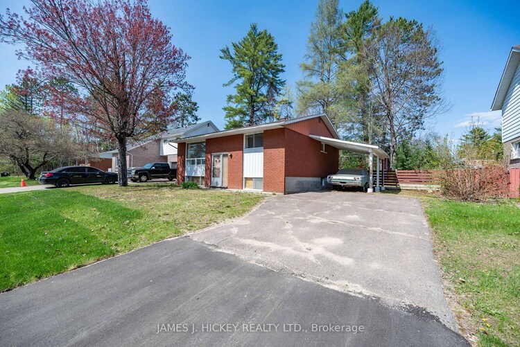 5 Hammond Court, Deep River, ON, 510 - Deep River