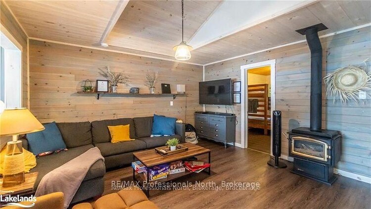 1032 Lakeshore Drive S, Bracebridge, ON, Oakley