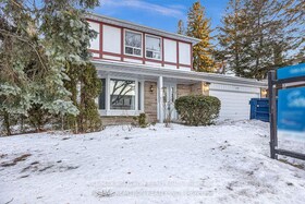 15 Pipers Green Avenue, Toronto, ON