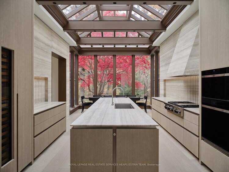 25 North Drive, Toronto, ON, Edenbridge-Humber Valley