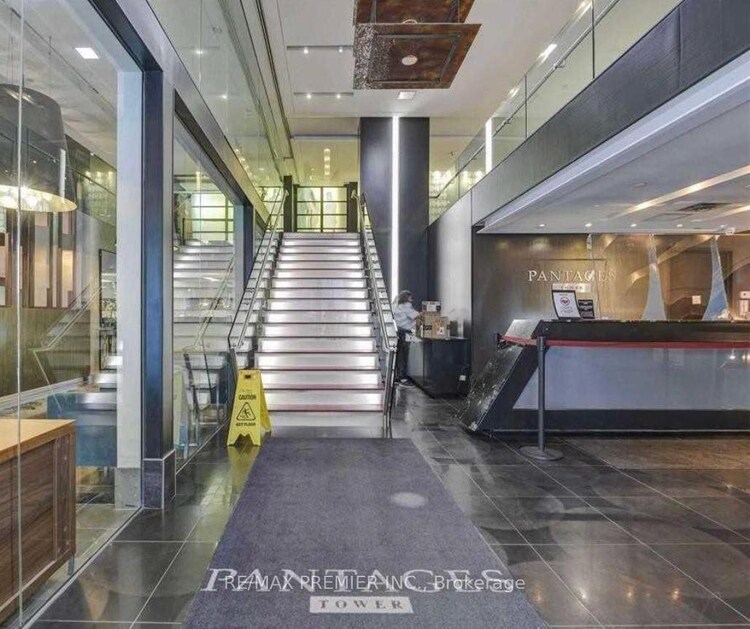 210 Victoria Street, Toronto, ON, Church-Yonge Corridor