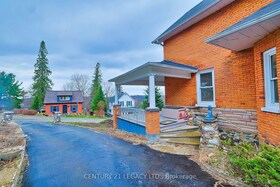 23 Lansdowne Street W, Muskoka, ON , MLS #X12361685 , Image - 1