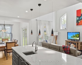 318 Beachview Avenue, Niagara, ON , MLS #X12824060 , Image - 1