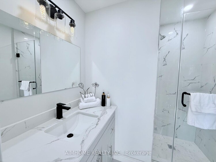 107 beach Road, Hamilton, ON, Central