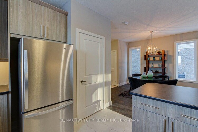 2100 Evans Boulevard, London South, ON, South U