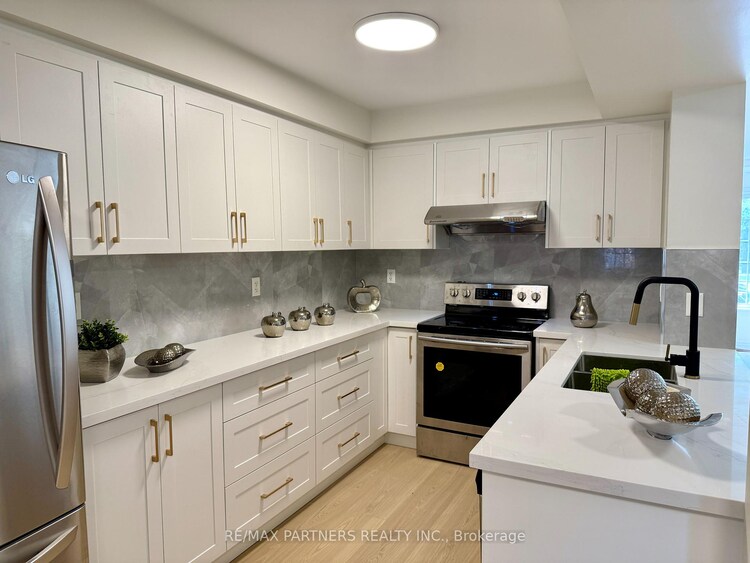 516 Bur Oak Avenue, Markham, ON, Berczy