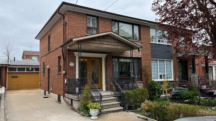 23 Quinan Drive, Toronto, ON, Maple Leaf