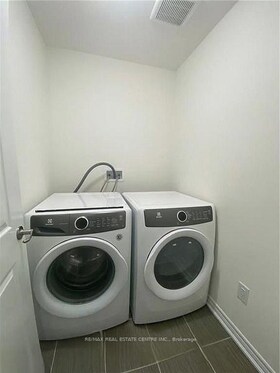 180 SUNFLOWER Place, Niagara, ON , MLS #X12543840 , Image - 1