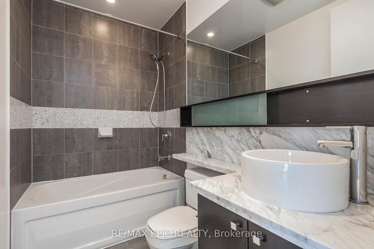 11 Brunel Court, Toronto, ON, Waterfront Communities C1