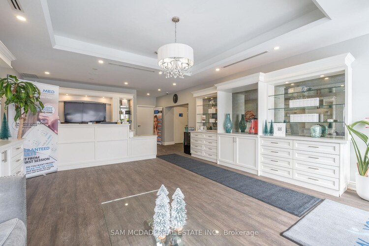 1651 Lakeshore Road W, Mississauga, ON, Clarkson