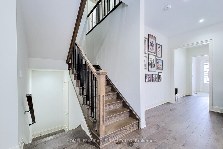 205 Agro Street, Hamilton, ON, Waterdown