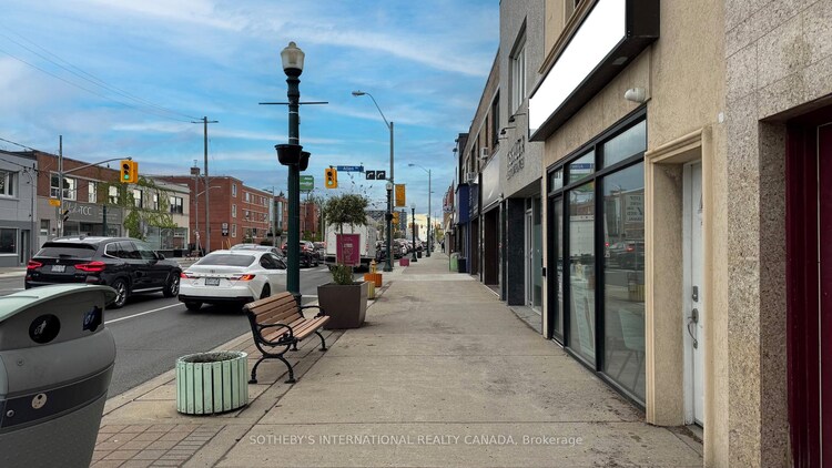 1172 Eglinton Avenue W, Toronto, ON, Forest Hill North