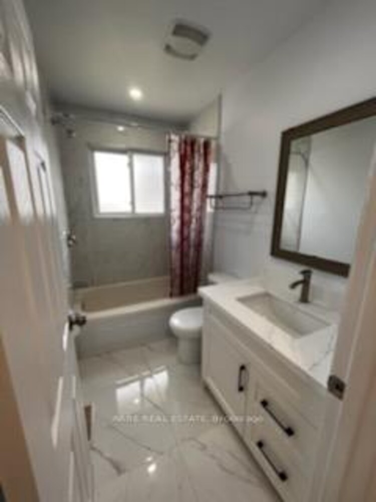 1942 Duluth Crescent, London East, ON, East I