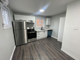 292 Simcoe Street, Middlesex, ON , MLS #X12381222 , Image - 1