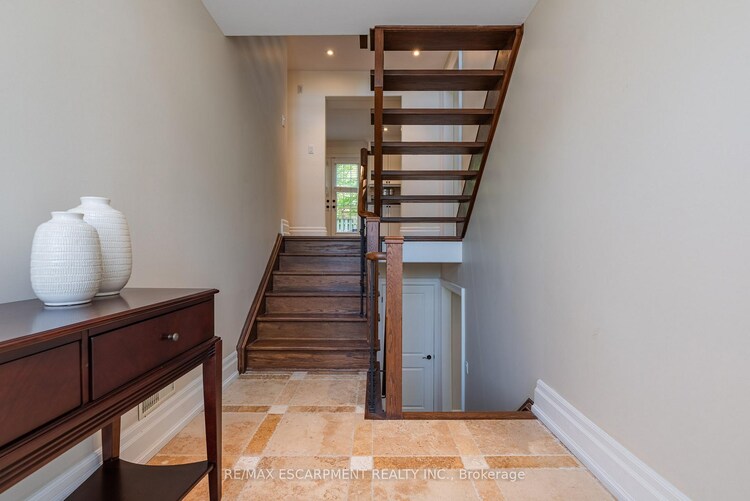 1034 Lakeshore Road W, Mississauga, ON, Lorne Park