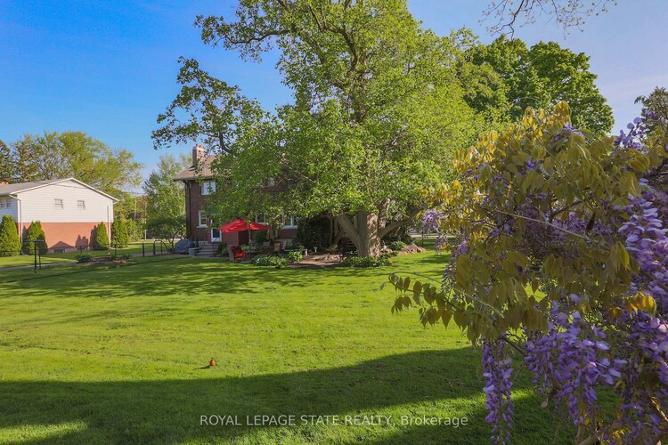 102 Main Street E, Grimsby, ON, 542 - Grimsby East