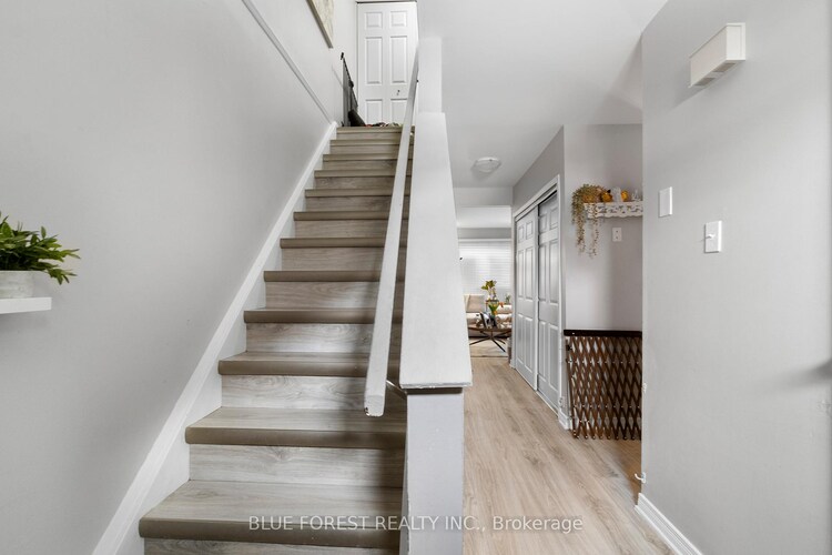 166 Southdale Road W, London South, ON, South O