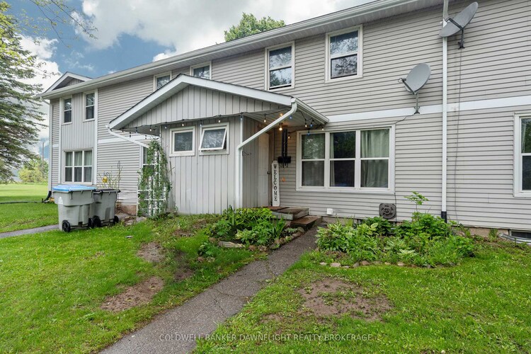 31 St Charles Place, Huron East, ON, Vanastra