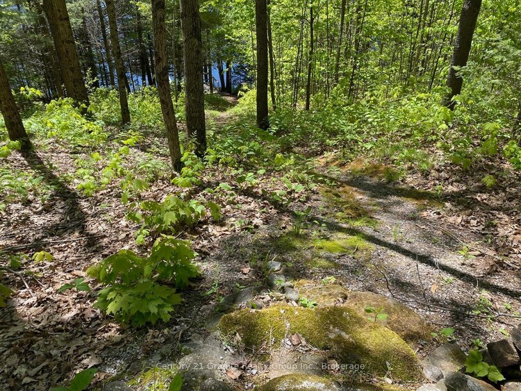 1037 Rotunda Drive, Highlands East, ON, Glamorgan