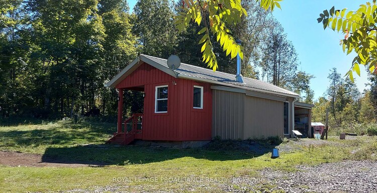 812 Cleveland Road, Tudor and Cashel, ON, Tudor Ward