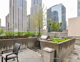 386 Yonge Street, Toronto, ON , MLS #C13505382 , Image - 1