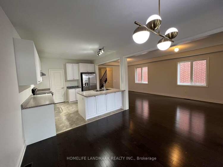 16 Beechborough Crescent, East Gwillimbury, ON, Sharon