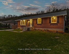 596 6TH Avenue W, Grey County, ON , MLS #X12171174 , Image - 1