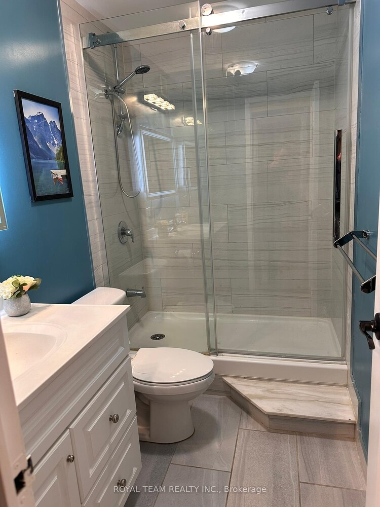 735 Don Mills Road, Toronto, ON, Flemingdon Park