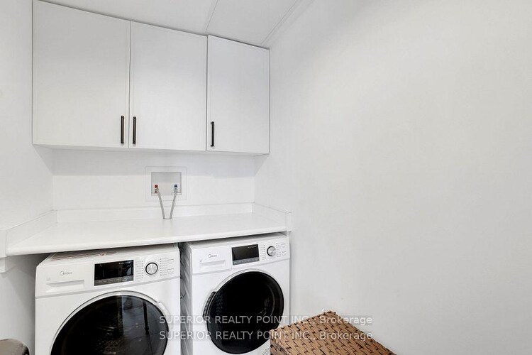 180 University Avenue, Toronto, ON, Bay Street Corridor