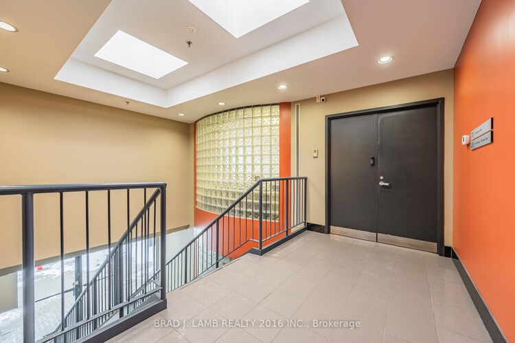 2600 Skymark Avenue, Mississauga, ON, Airport Corporate