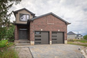 3465 ORIOLE Circle E, Middlesex, ON , MLS #X12401280 , Image - 1