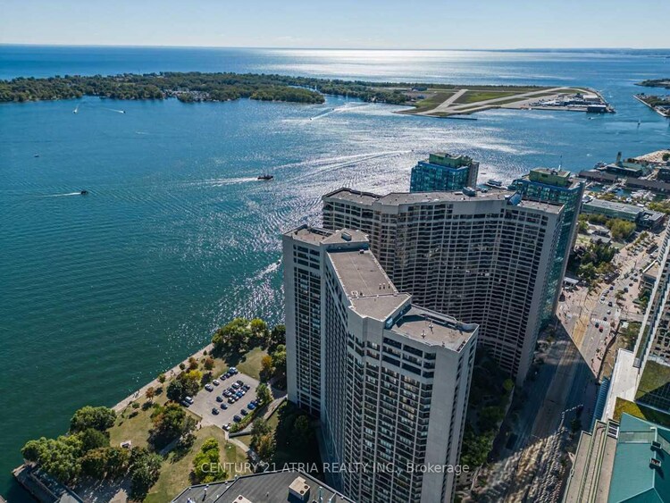 65 Harbour Square, Toronto, ON, Waterfront Communities C1