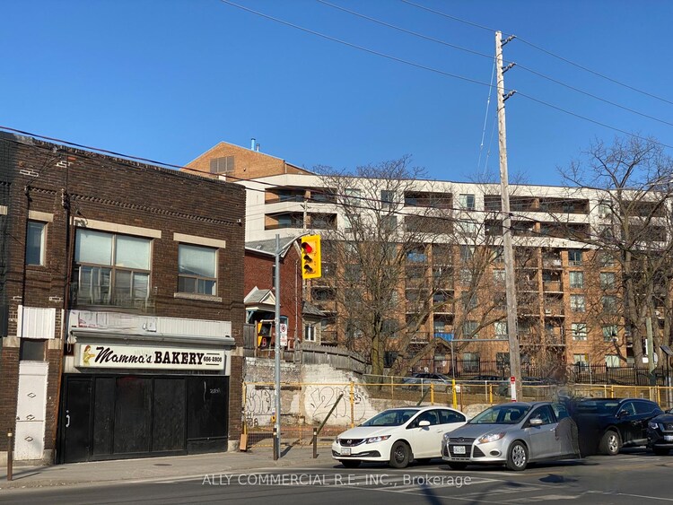 1130 Davenport Road, Toronto, ON, Wychwood