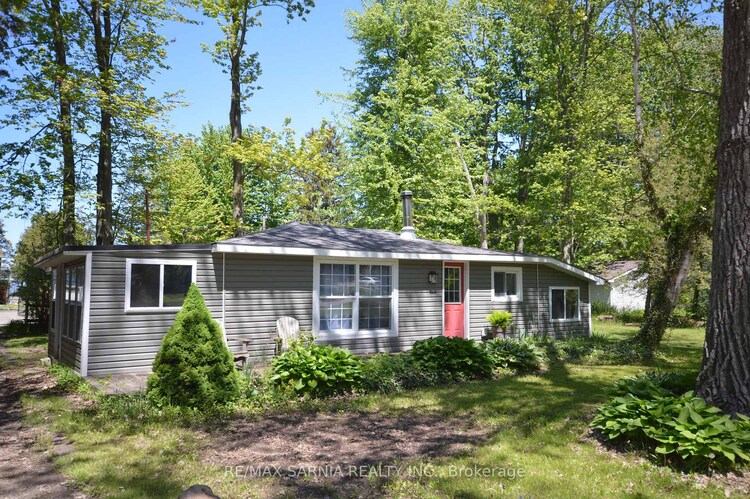 6208 LONDON Road, Lambton Shores, ON, Kettle Point