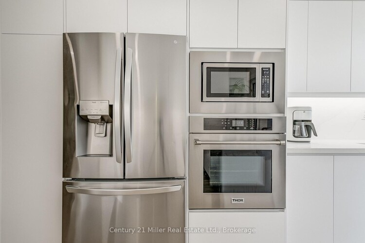 1120 Queens Avenue, Oakville, ON, 1003 - CP College Park