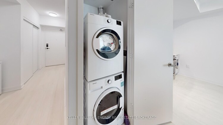 3900 Confederation Parkway, Mississauga, ON, City Centre