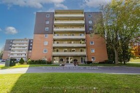 1102 Jalna Boulevard, Middlesex, ON , MLS #X12361078 , Image - 1