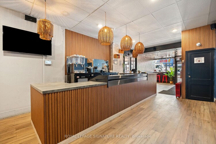 1310 St Clair Avenue W, Toronto, ON, Corso Italia-Davenport